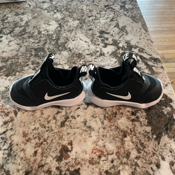 Black Nike 2C Shoes - Picture 2 of 5